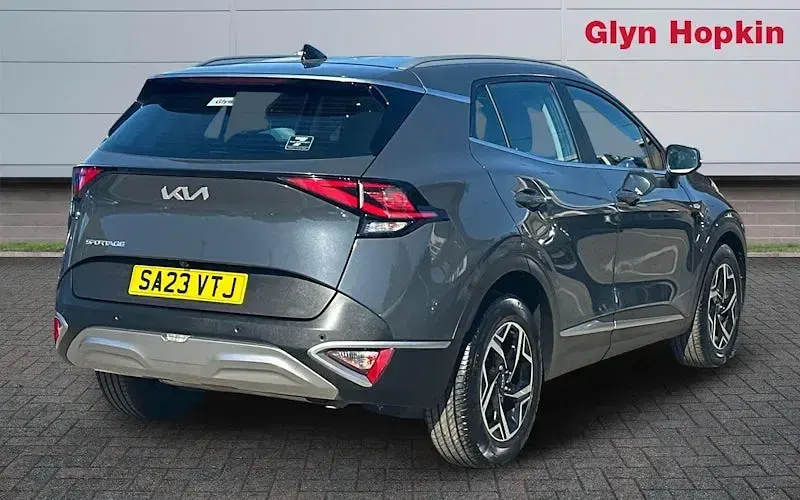 Usado Kia Sportage 150 HP (110 kW) 2023 Cinzento SUV