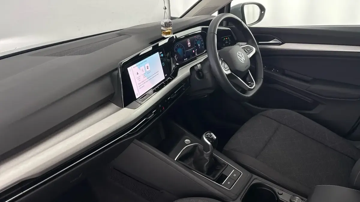 Usado VW Golf VIII Life 150 HP (110 kW) 2023 Cinzento Citadino