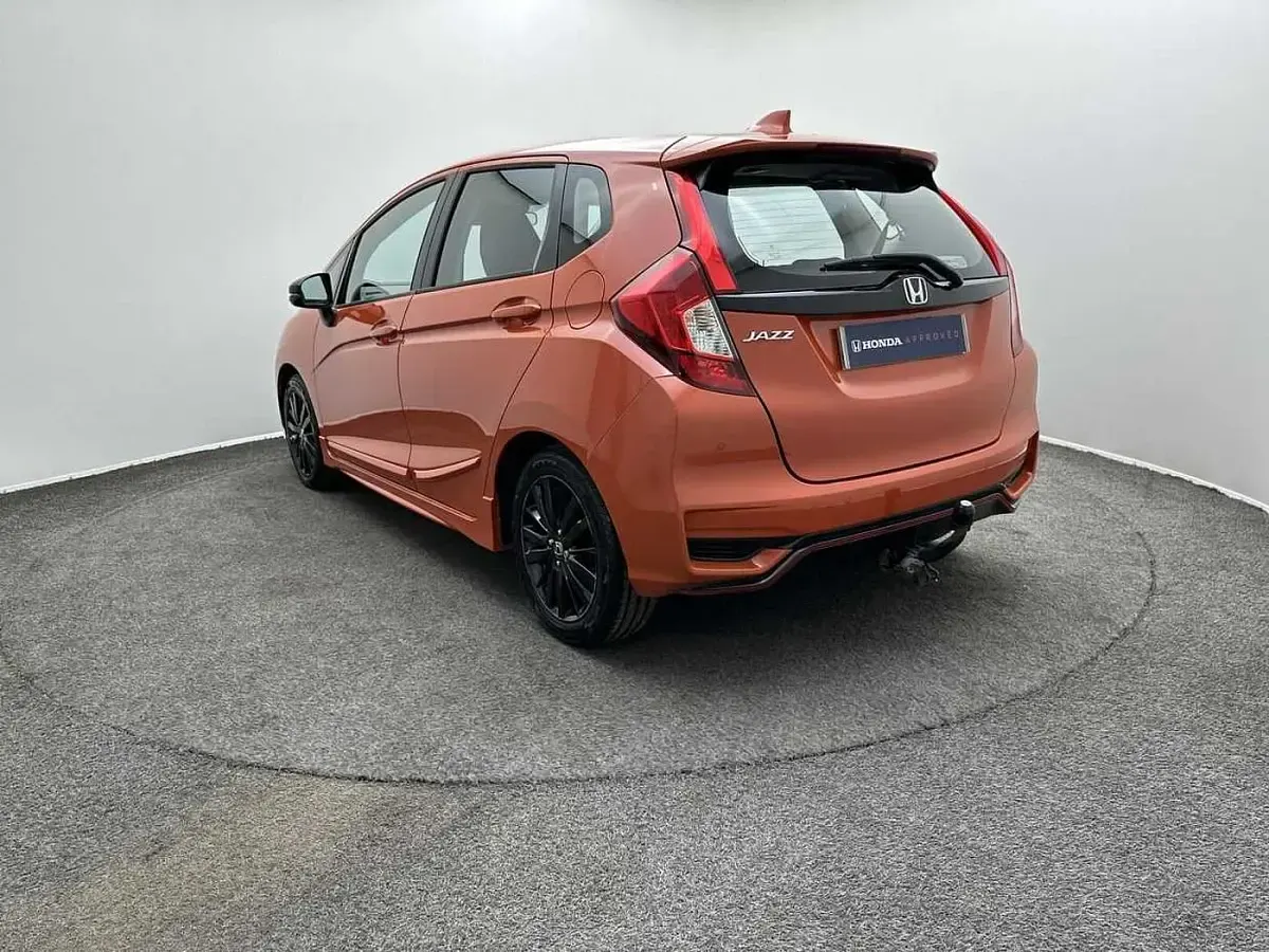 Used Honda Jazz Sport 130 HP (95 kW) 2018 Sunset orange Hatchback