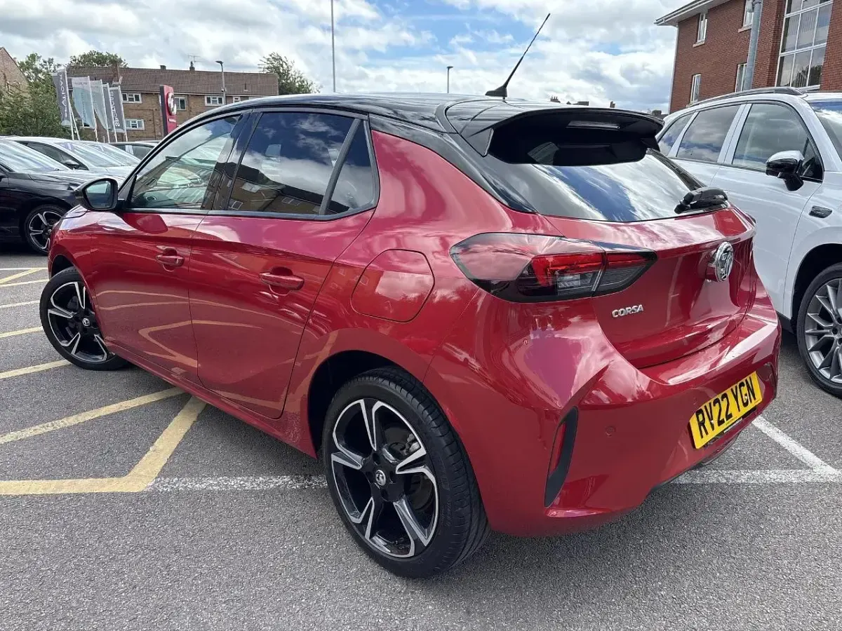 Used Vauxhall Corsa Edition 99 HP (72 kW) 2022 Red Hatchback
