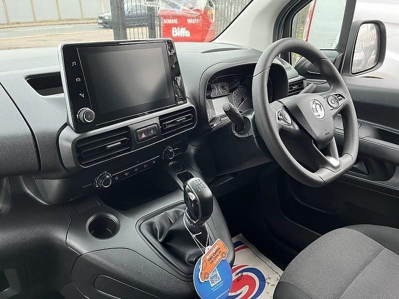 White Used 2021 Vauxhall Combo Sportive MPV | £10,999 (A bit pricey) - Image 1/3