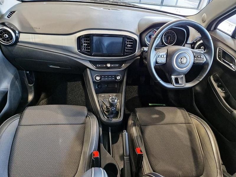 Used MG MG3 Exclusive 106 HP (77 kW) 2023 White Hatchback