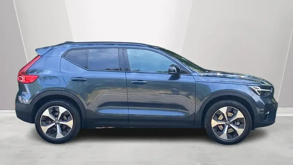 Used Volvo XC40 Plus 161 HP (118 kW) 2025 Blue SUV