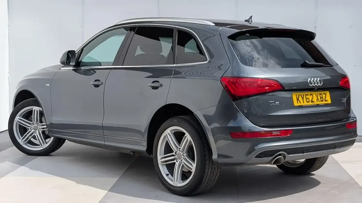 Begagnad Audi Q5 S-line plus 2012 Grå SUV