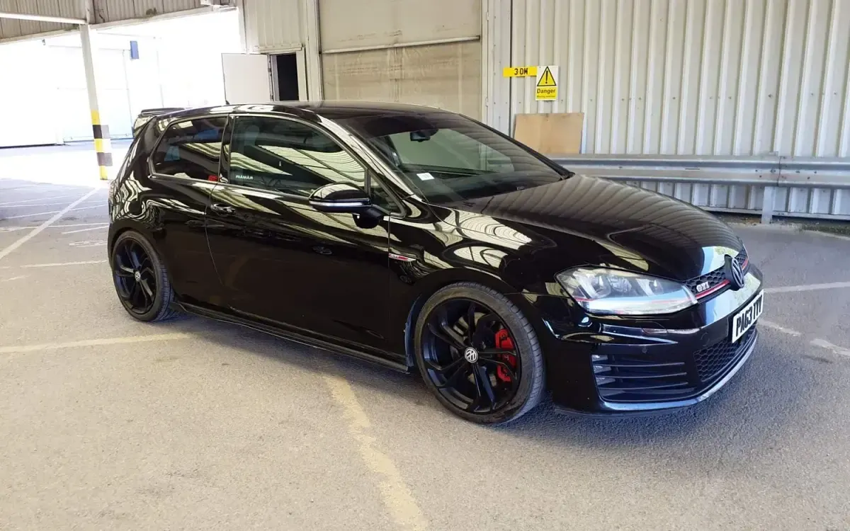 Begagnad VW Golf VII GTI 2016 Svart Halvkombi