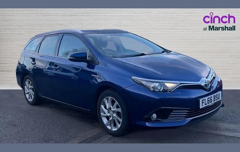 Used Toyota Auris Hybrid Business Edition 134 HP (98 kW) 2016 Blue Estate
