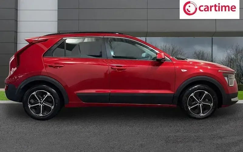 Used Kia Niro 141 HP (103 kW) 2023 Red SUV
