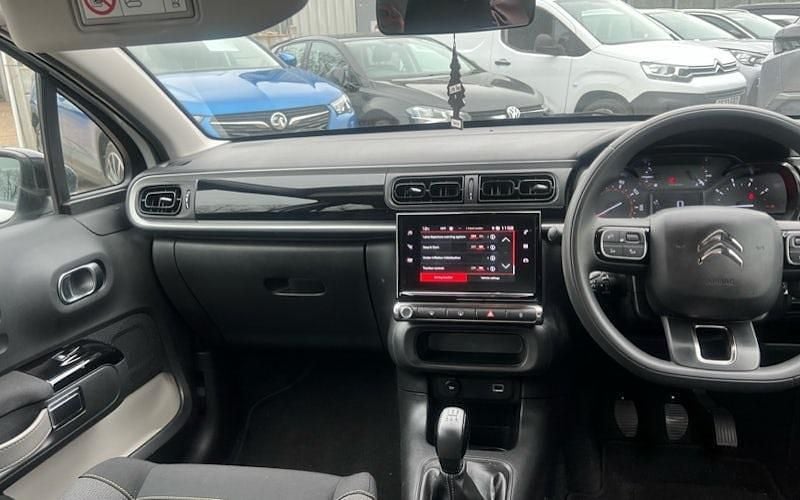 Used Citroën C3 PureTech 83 HP (61 kW) 2022 White Hatchback