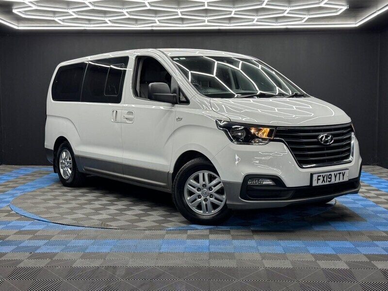 White Used 2019 Hyundai I800 SE MPV | £14,990 (Fair price) - Image 1/4