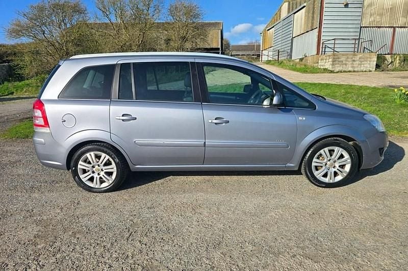 Used Vauxhall Zafira Elite 140 HP (102 kW) 2011 Silver MPV