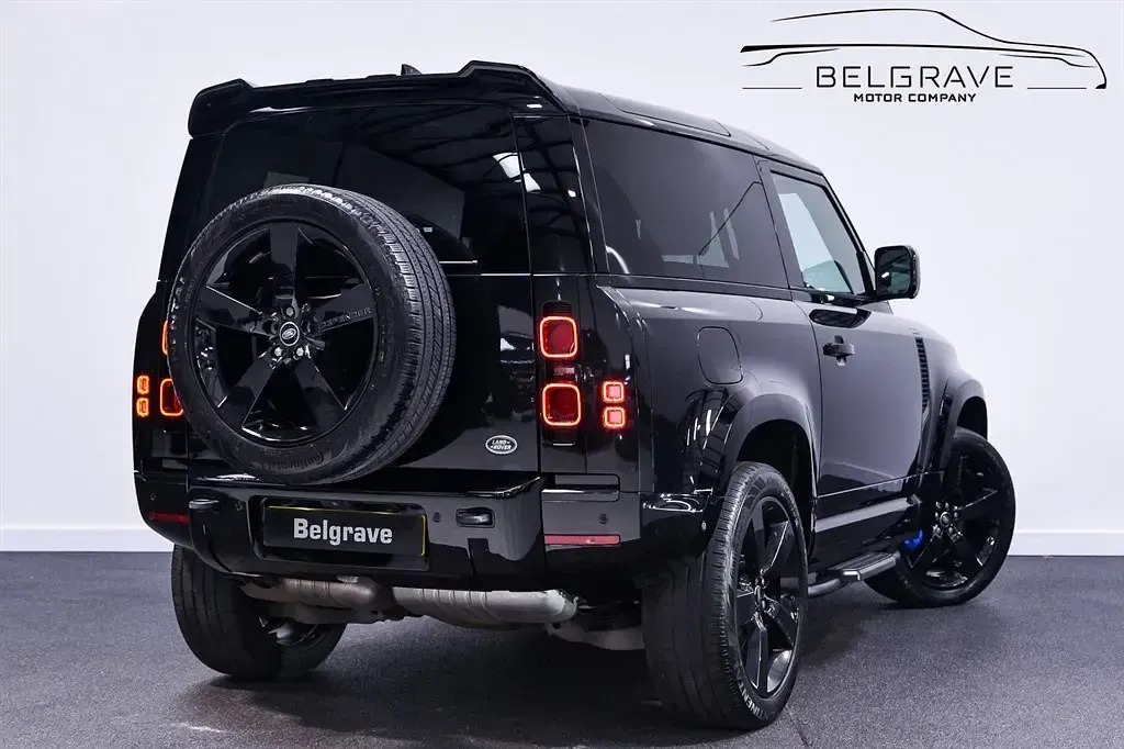 Używany Land Rover Defender SE Dynamic 250 KM (183 kW) 2022 Czarny SUV