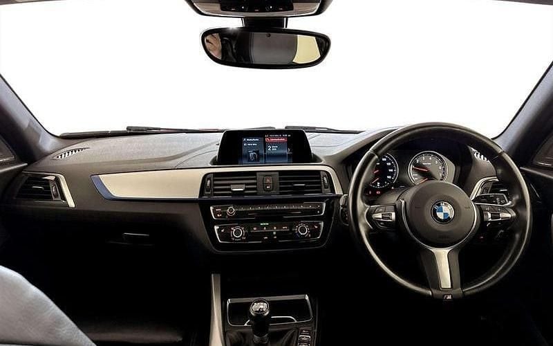 Used BMW 118 M Sport 136 HP (100 kW) 2019 Red Hatchback