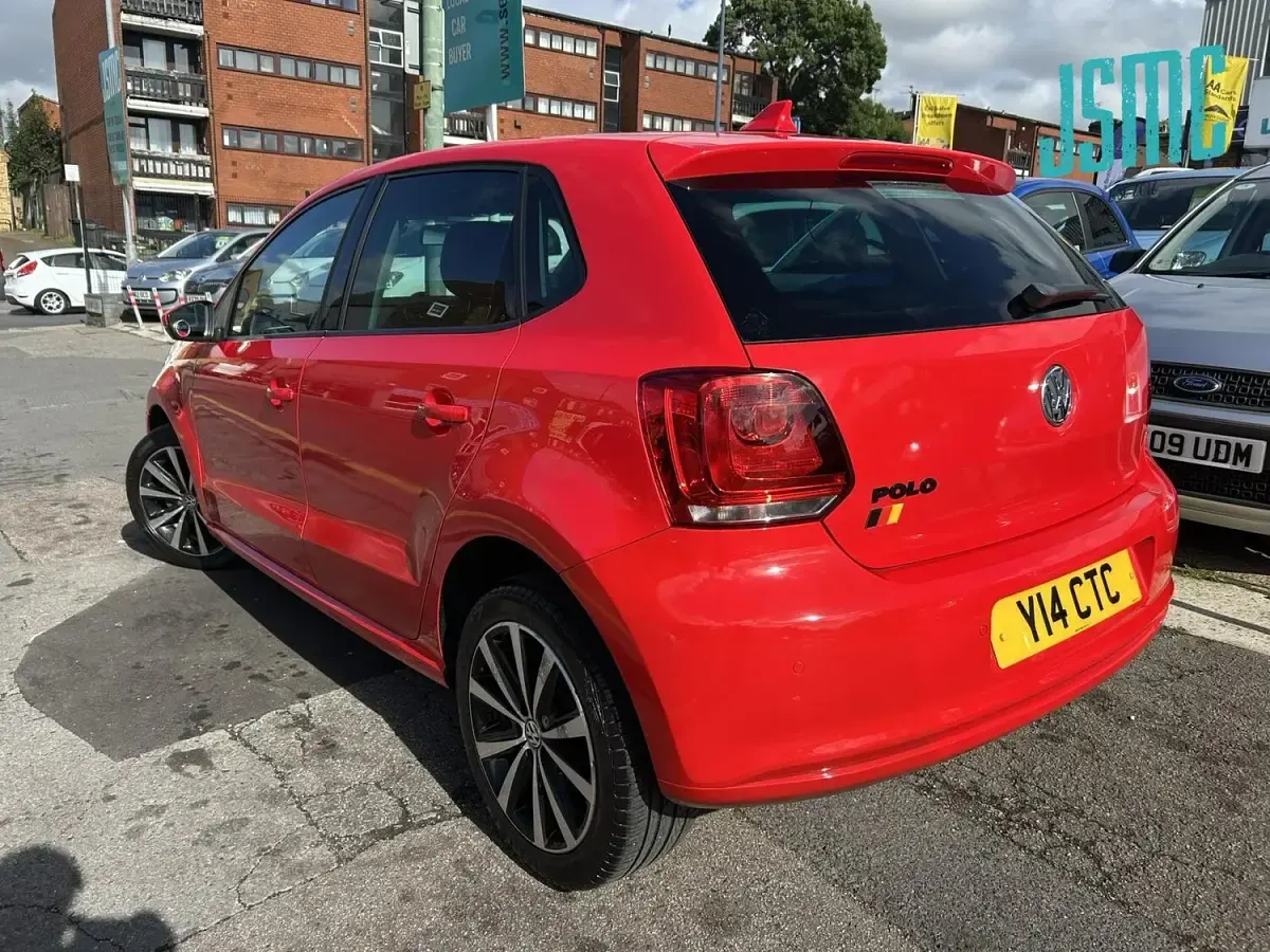 Used VW Polo Match 70 HP (51 kW) 2012 Red Hatchback