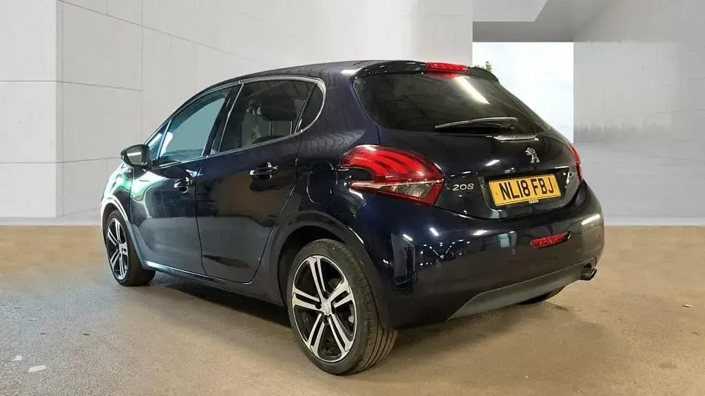 Used Peugeot 208 GT-line 110 HP (80 kW) 2018 Blue Hatchback