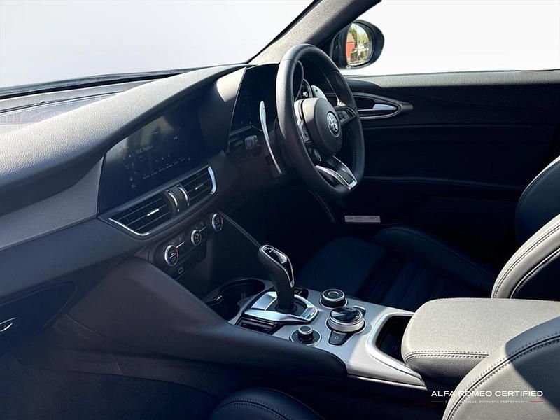 Used Alfa Romeo Giulia Veloce 276 HP (202 kW) 2025 Grey Sedan