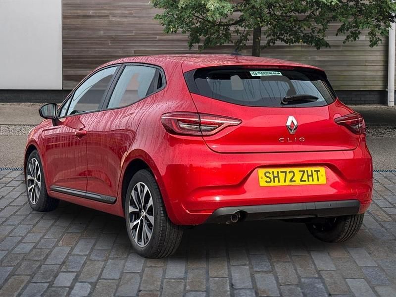 Used Renault Clio V Evolution 90 HP (66 kW) 2023 Red Hatchback