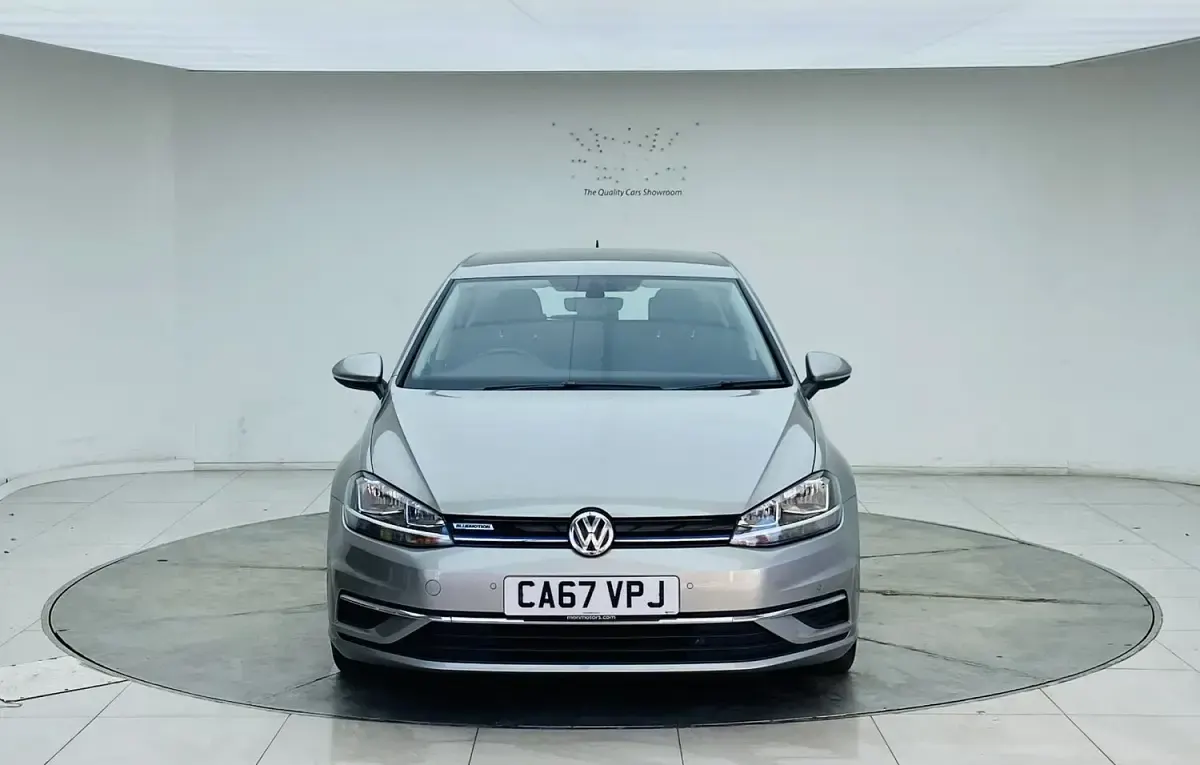 Used VW Golf VII SE 130 HP (95 kW) 2018 Silver Hatchback