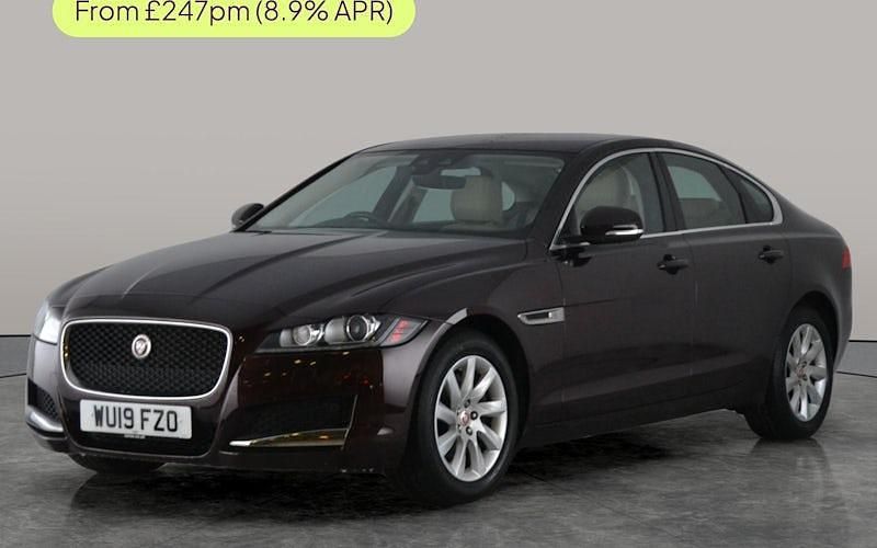 Used Jaguar XF Prestige 250 HP (183 kW) 2019 Red Sedan
