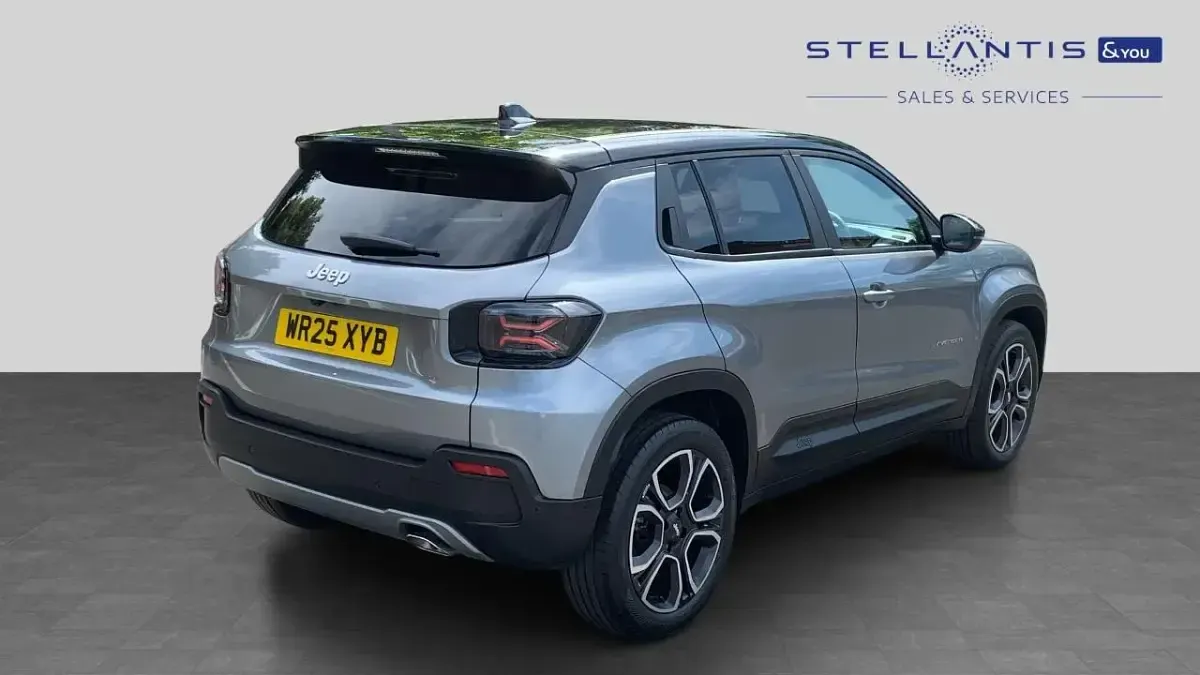 Used Jeep Avenger Summit 100 HP (73 kW) 2025 SUV