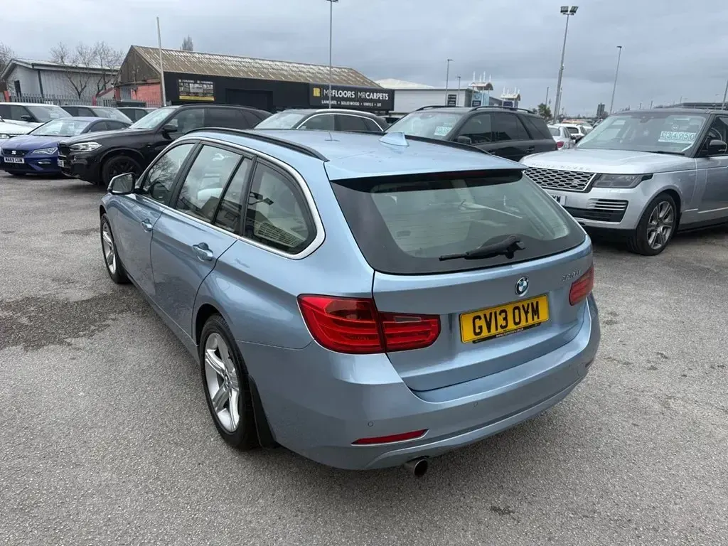 Gebraucht BMW 320 Comfort Edition 184 PS (135 kW) 2013 Blau Kombi