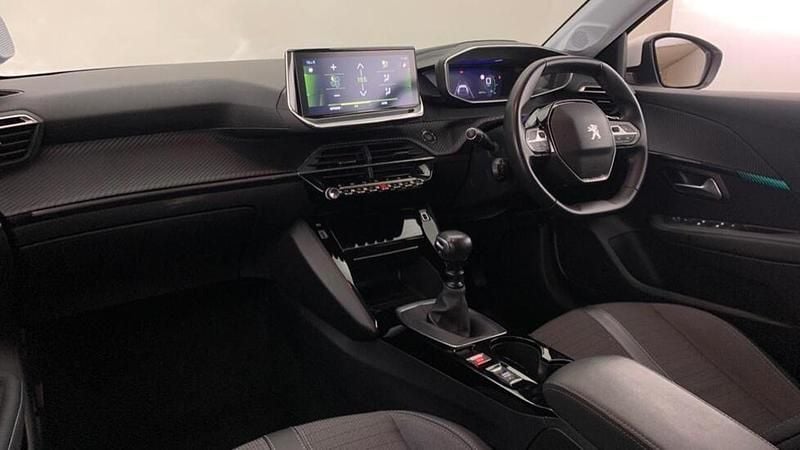 Used Peugeot 208 Allure Premium 99 HP (72 kW) 2020 White Hatchback