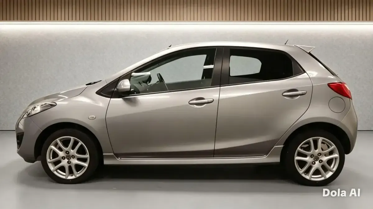 Used Mazda 2 82 HP (60 kW) 2014 Silver Hatchback