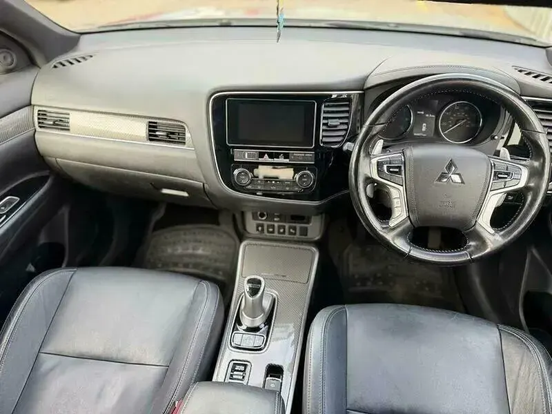 Used Mitsubishi Outlander P-HEV 2018 Grey Estate