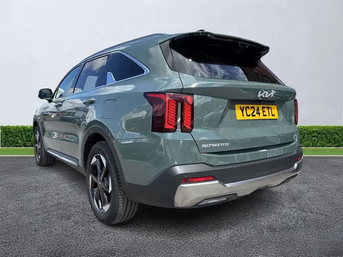 Used Kia Sorento 248 HP (182 kW) 2024 Green SUV