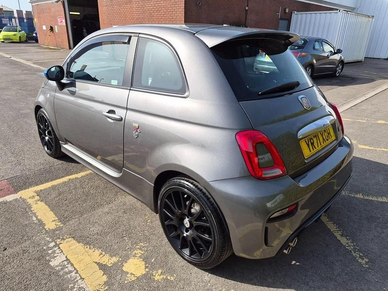 Begagnad Abarth 595 Pista 165 HK (121 kW) 2021 Grå Halvkombi