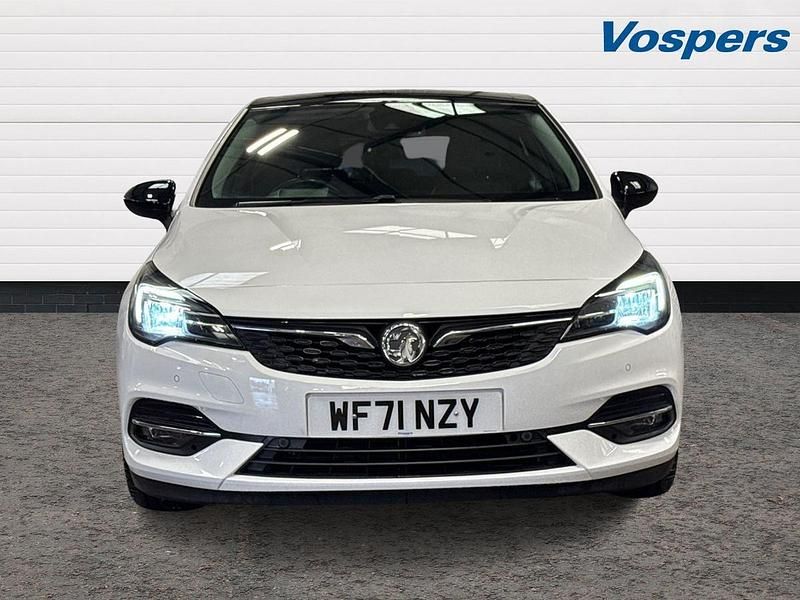 Used Vauxhall Astra Edition 145 HP (106 kW) 2021 White Hatchback