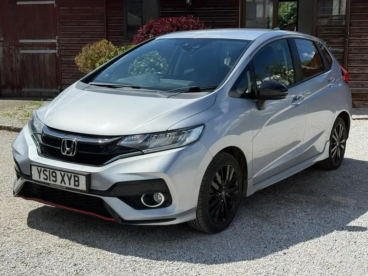 Used Honda Jazz Sport 130 HP (95 kW) 2019 Silver Hatchback