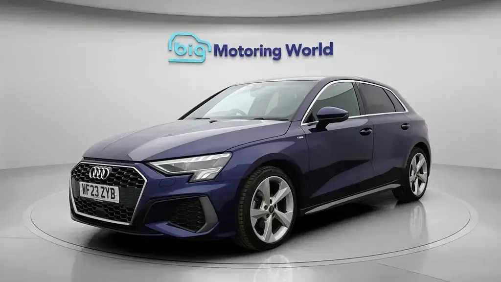 Second-hand Audi A3 Sportback S-Line 110 CP (80 kW) 2023 Albastru Hatchback
