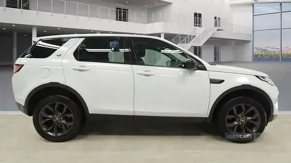 Used Land Rover Discovery Sport Landmark 180 HP (132 kW) 2019 White SUV