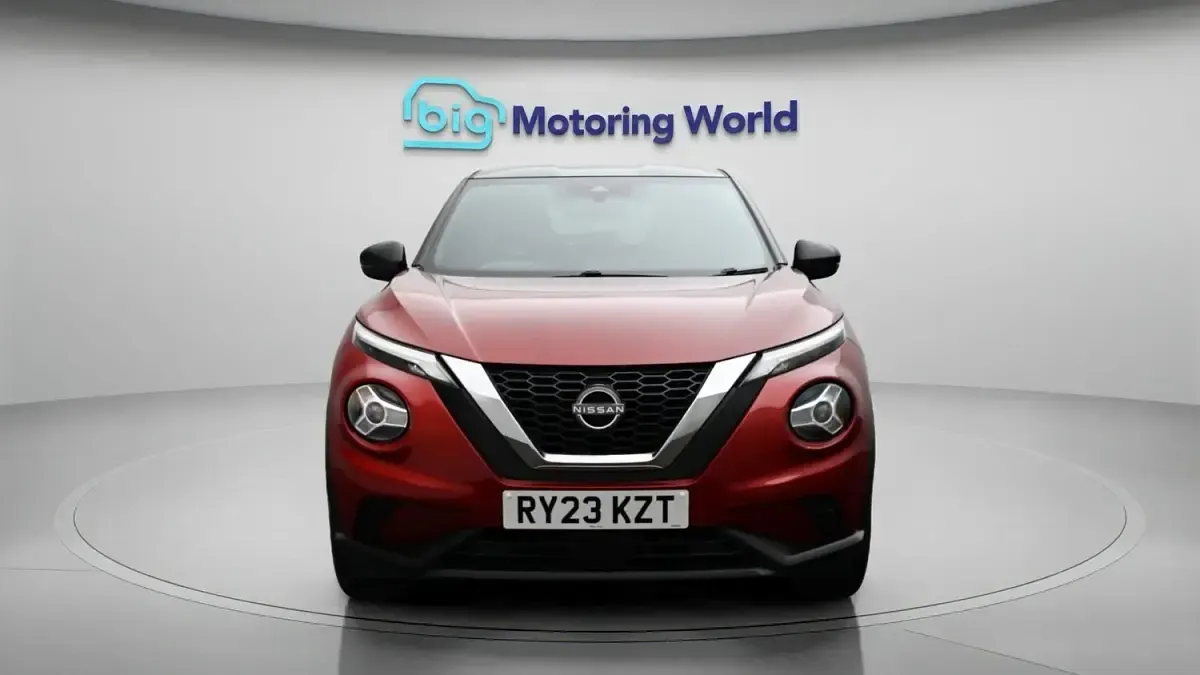 Used Nissan Juke N-Connecta 114 HP (83 kW) 2023 Red SUV
