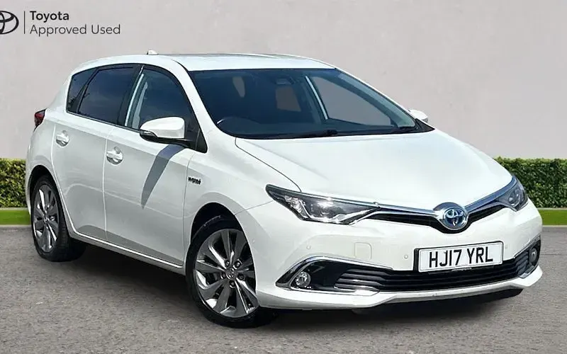 Used Toyota Auris Hybrid 136 HP (100 kW) 2017 Hatchback