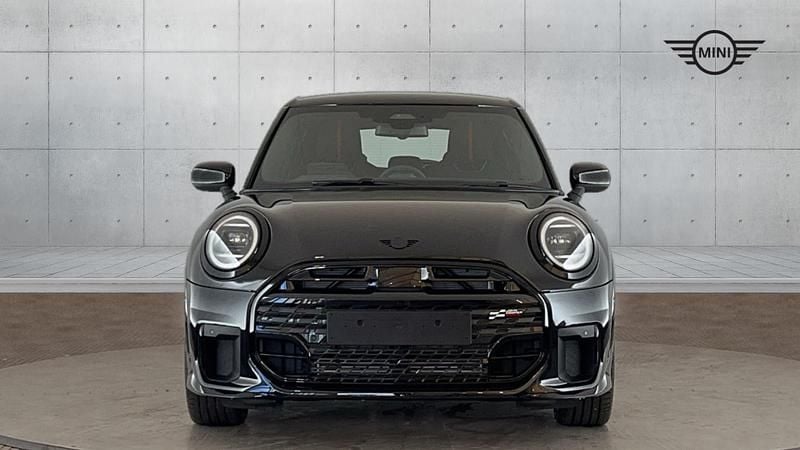 Used Mini Cooper Hatch 113 kW (154 HP) 2025 Black Hatchback