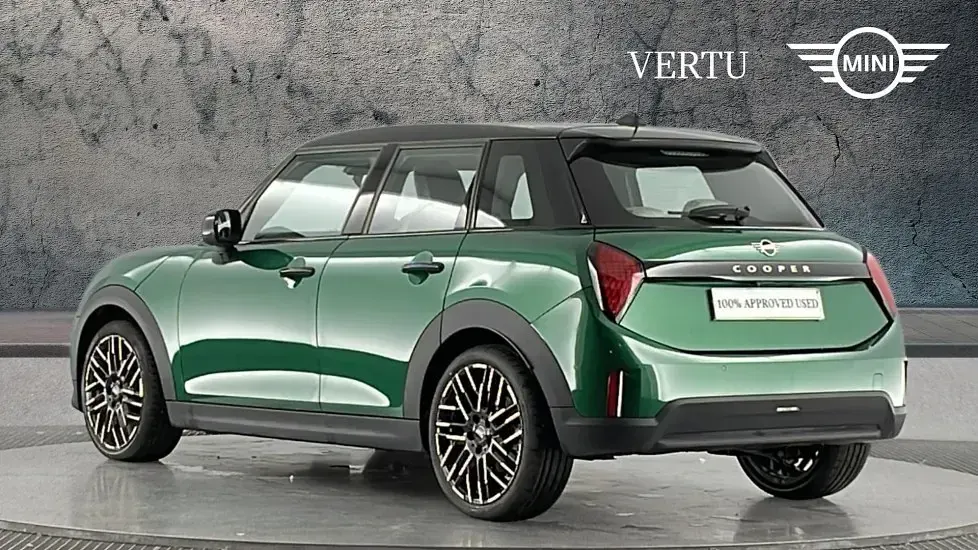 Used Mini Cooper Hatch 113 kW (154 HP) 2026 Green Hatchback