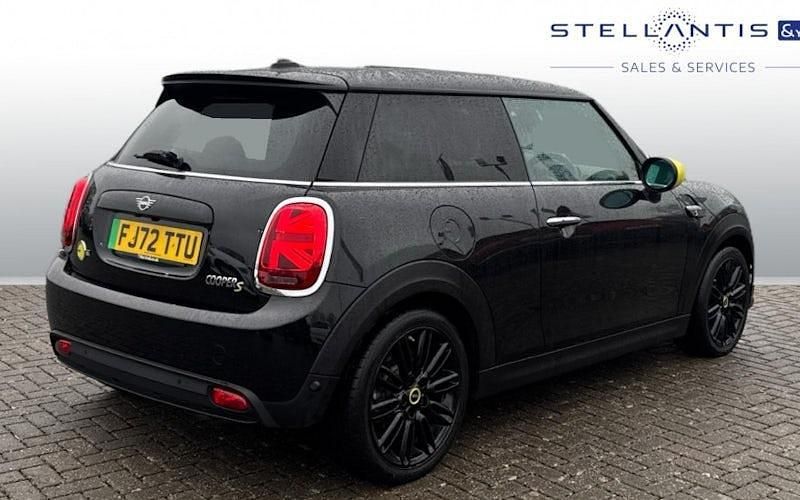 Used Mini Cooper Level 2 135 kW (184 HP) 2023 Hatchback