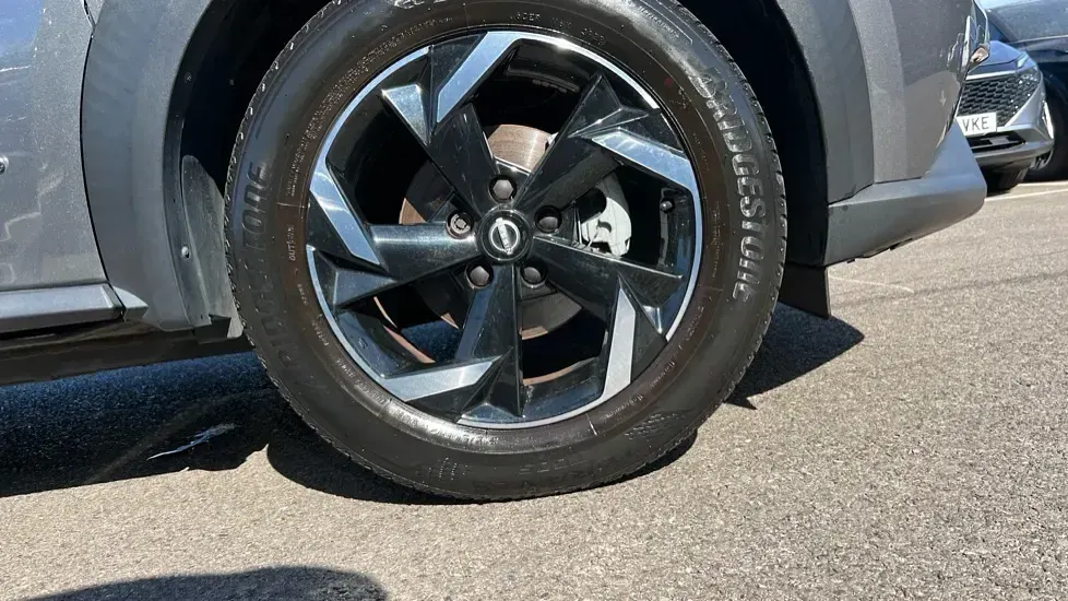 Used Nissan Juke N-Connecta 143 HP (105 kW) 2023 Grey SUV