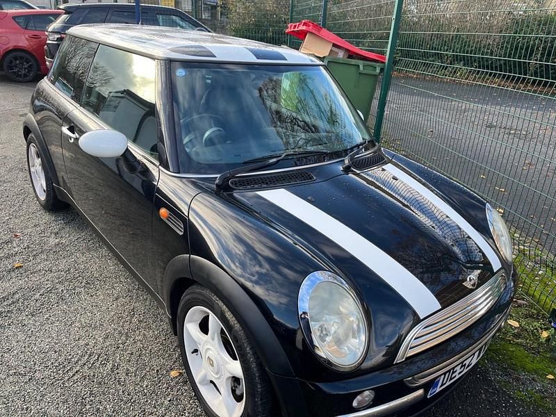 Black Used 2002 Mini Cooper Hatch Hatchback | £1,250 - Image 1/4