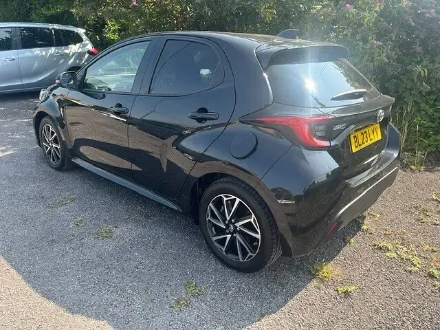 Used Toyota Yaris Design 114 HP (83 kW) 2023 Black Hatchback