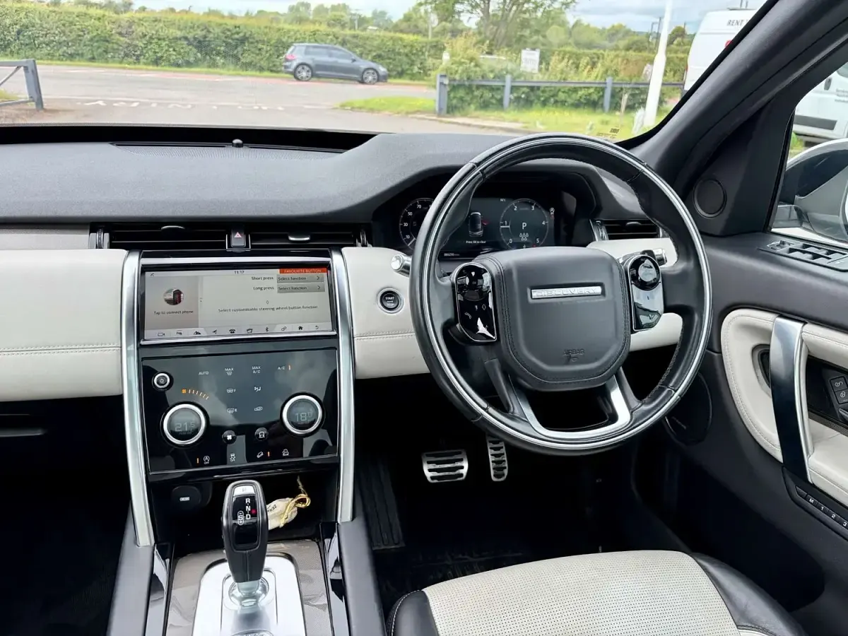 Used Land Rover Discovery Sport HSE Dynamic 2019 White SUV