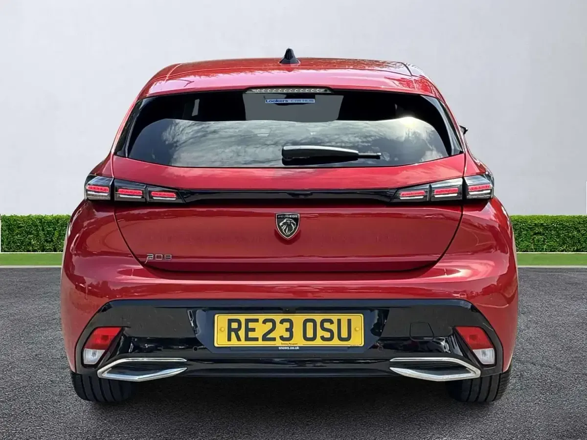 Used Peugeot 308 Allure Premium 130 HP (95 kW) 2023 Red Hatchback