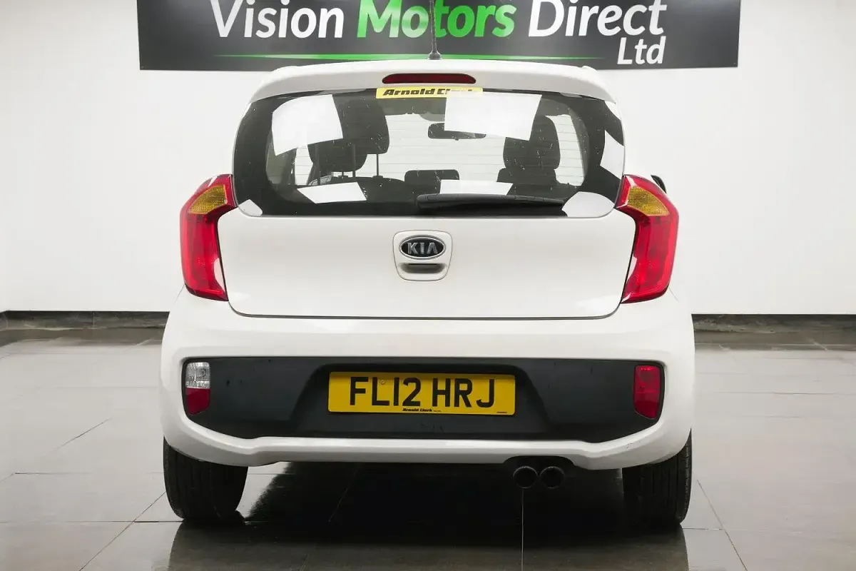 Used Kia Picanto Air 68 HP (50 kW) 2012 White Hatchback