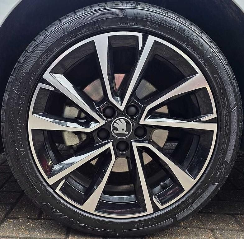 Used Skoda Fabia Monte Carlo 147 HP (108 kW) 2025 Moon white metallic Hatchback