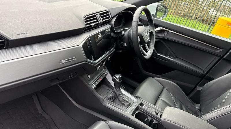 Used Audi Q3 S-Line 150 HP (110 kW) 2024 White SUV