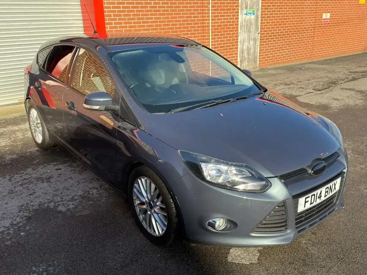Used Ford Focus Zetec 115 HP (84 kW) 2014 Grey Hatchback