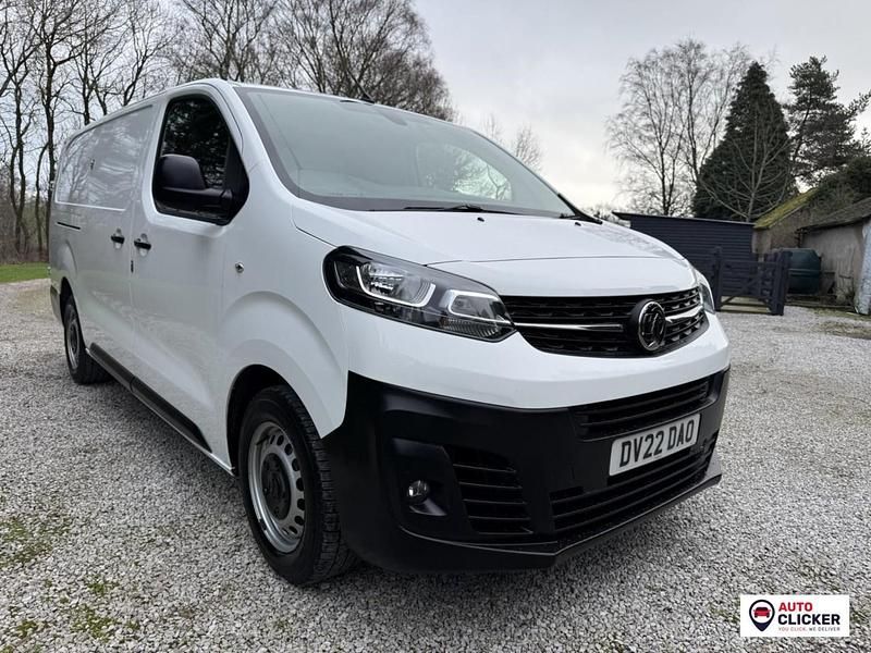 Used Vauxhall Vivaro S 100 HP (73 kW) 2022 White MPV