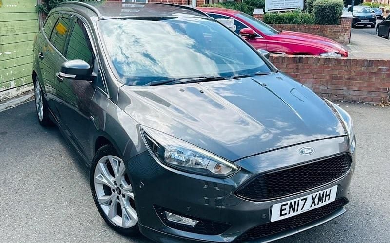 Used 2017 Ford Focus ST-Line Estate | £8,474 (Good price) - Image 1/4