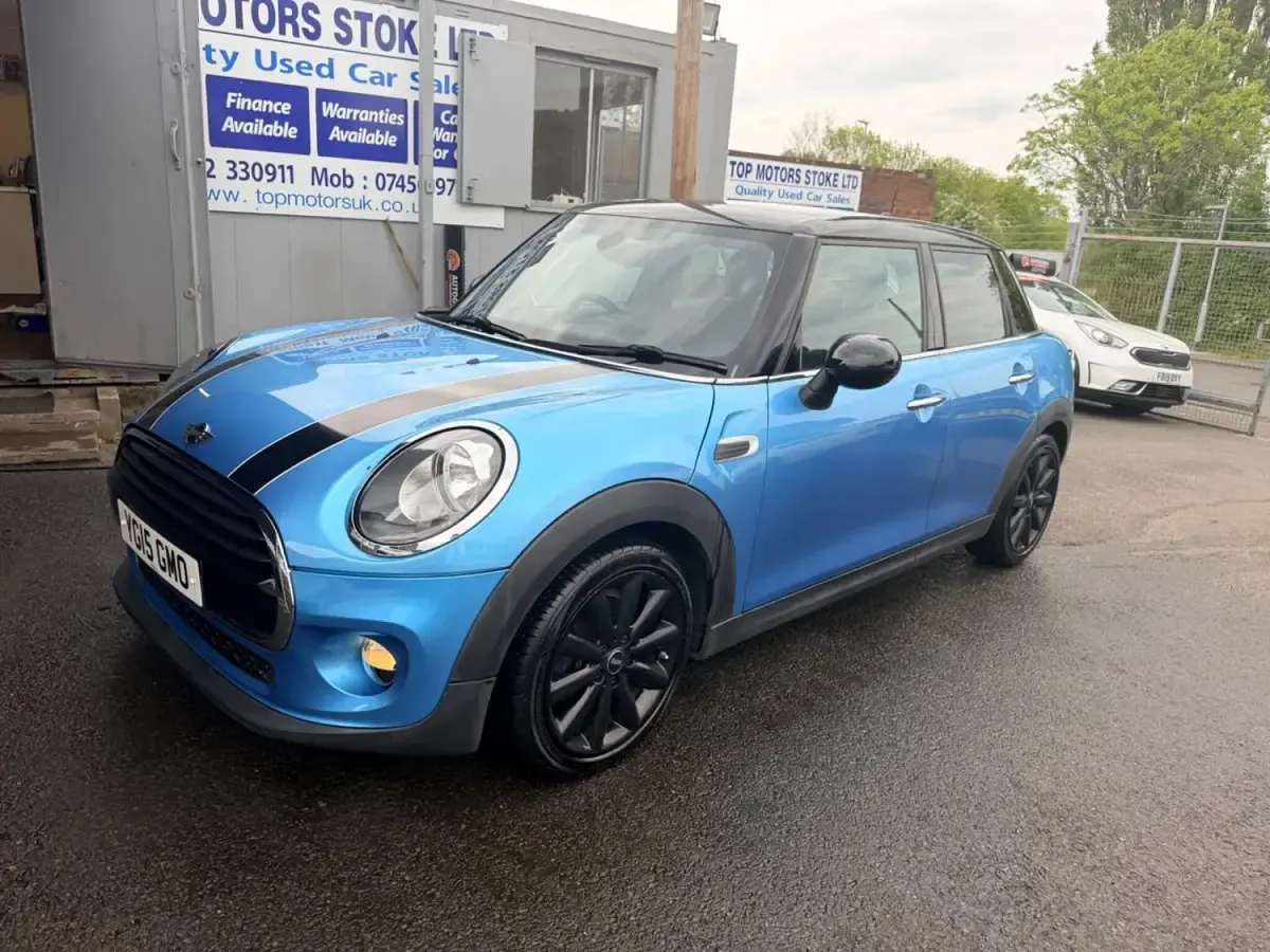 Usado Mini Cooper D Hatch 2015 Azul Utilitario